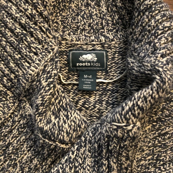 Roots Cabin Sweater Kids size M 7-8 - Picture 2 of 6